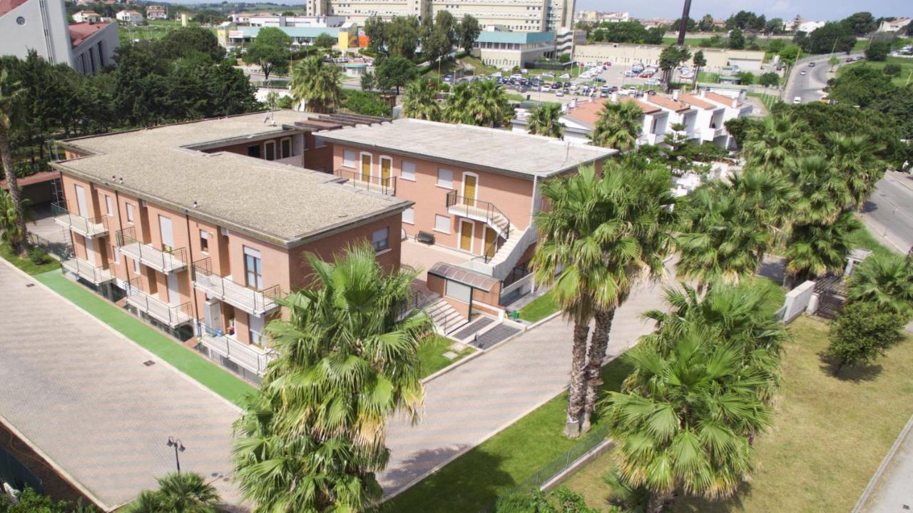 Residence Villaggio Del Sole Термолі Екстер'єр фото